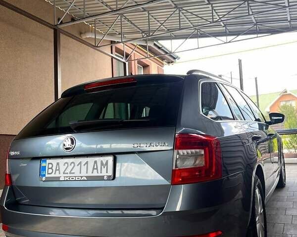 Серый Шкода Октавия, объемом двигателя 1.6 л и пробегом 200 тыс. км за 15500 $, фото 2 на Automoto.ua