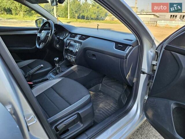 Серый Шкода Октавия, объемом двигателя 1.6 л и пробегом 305 тыс. км за 11100 $, фото 13 на Automoto.ua