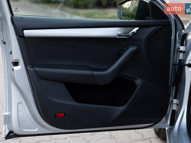 Серый Шкода Октавия, объемом двигателя 1.6 л и пробегом 213 тыс. км за 9800 $, фото 20 на Automoto.ua