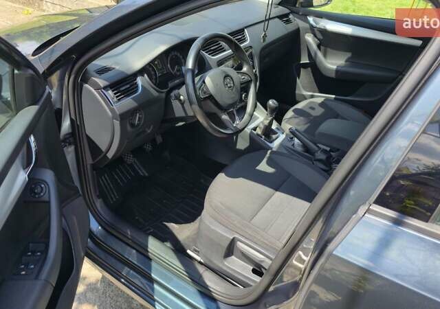 Серый Шкода Октавия, объемом двигателя 1.6 л и пробегом 255 тыс. км за 13200 $, фото 18 на Automoto.ua