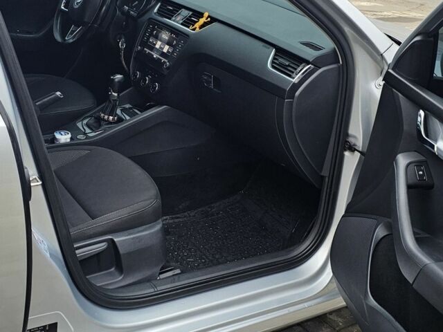 Сірий Шкода Октавія, об'ємом двигуна 1.6 л та пробігом 323 тис. км за 12000 $, фото 18 на Automoto.ua