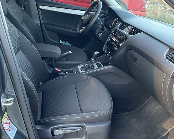 Серый Шкода Октавия, объемом двигателя 1.97 л и пробегом 299 тыс. км за 15800 $, фото 10 на Automoto.ua