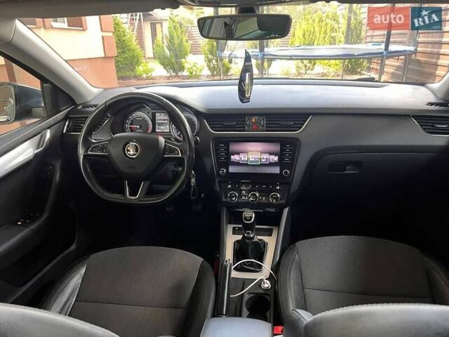 Серый Шкода Октавия, объемом двигателя 1.6 л и пробегом 200 тыс. км за 15500 $, фото 5 на Automoto.ua