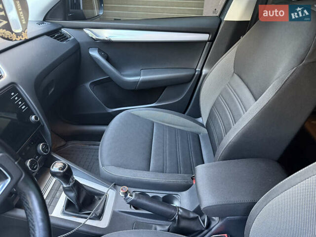 Сірий Шкода Октавія, об'ємом двигуна 1.6 л та пробігом 230 тис. км за 14500 $, фото 9 на Automoto.ua