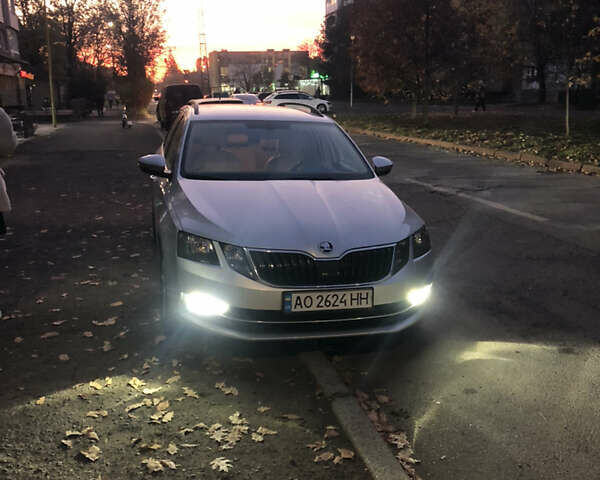 Серый Шкода Октавия, объемом двигателя 1.97 л и пробегом 227 тыс. км за 14400 $, фото 2 на Automoto.ua