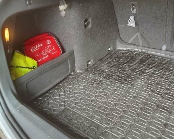 Сірий Шкода Октавія, об'ємом двигуна 1.6 л та пробігом 255 тис. км за 13500 $, фото 13 на Automoto.ua