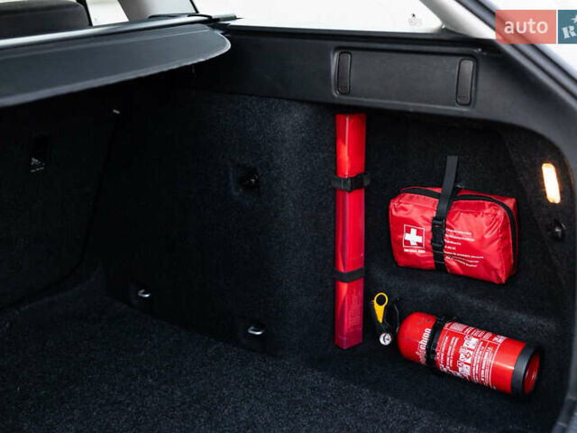 Серый Шкода Октавия, объемом двигателя 1.6 л и пробегом 213 тыс. км за 9800 $, фото 58 на Automoto.ua