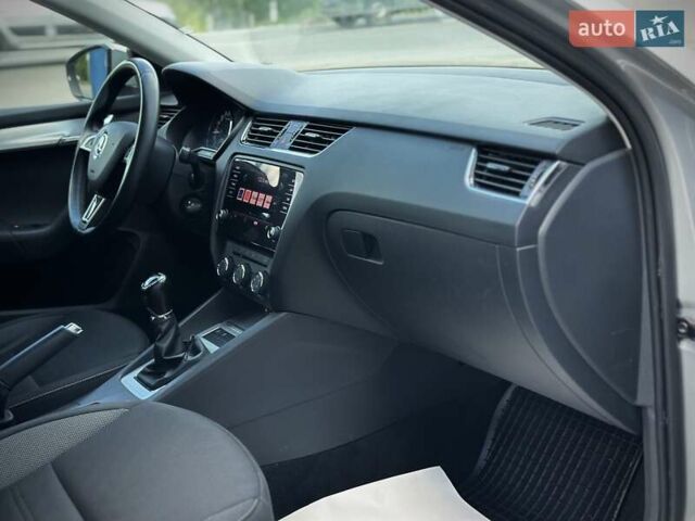 Серый Шкода Октавия, объемом двигателя 1.6 л и пробегом 252 тыс. км за 13600 $, фото 88 на Automoto.ua