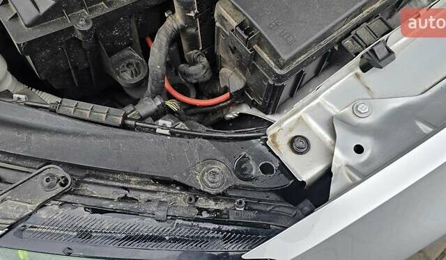 Серый Шкода Октавия, объемом двигателя 1.6 л и пробегом 322 тыс. км за 12000 $, фото 20 на Automoto.ua