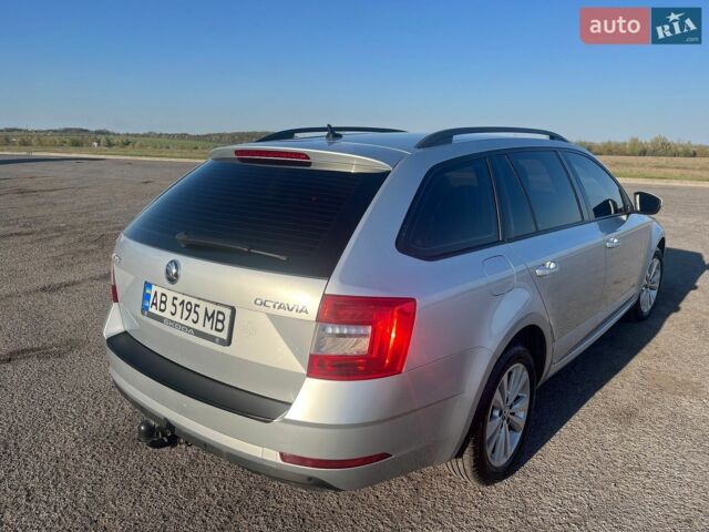 Серый Шкода Октавия, объемом двигателя 1.6 л и пробегом 229 тыс. км за 13750 $, фото 1 на Automoto.ua