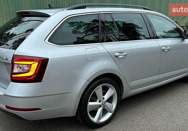 Серый Шкода Октавия, объемом двигателя 2 л и пробегом 165 тыс. км за 19000 $, фото 2 на Automoto.ua
