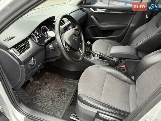 Серый Шкода Октавия, объемом двигателя 1.6 л и пробегом 178 тыс. км за 13999 $, фото 15 на Automoto.ua