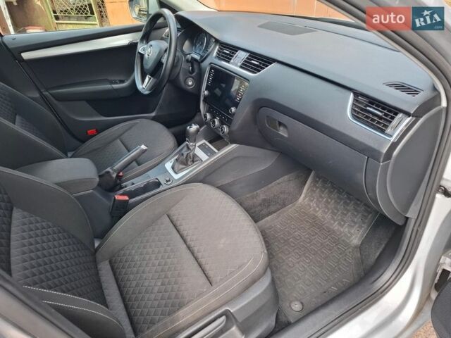 Серый Шкода Октавия, объемом двигателя 1.6 л и пробегом 216 тыс. км за 13900 $, фото 9 на Automoto.ua