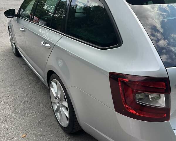 Сірий Шкода Октавія, об'ємом двигуна 1.97 л та пробігом 240 тис. км за 16199 $, фото 1 на Automoto.ua