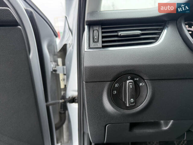 Серый Шкода Октавия, объемом двигателя 2 л и пробегом 127 тыс. км за 16900 $, фото 60 на Automoto.ua