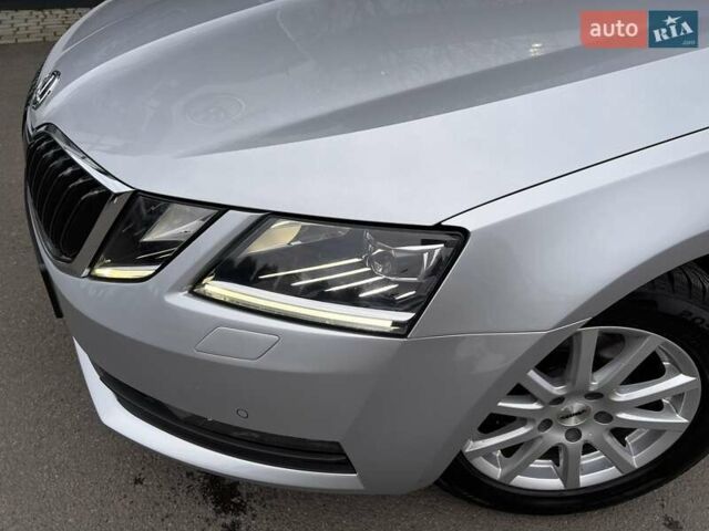 Серый Шкода Октавия, объемом двигателя 1.97 л и пробегом 304 тыс. км за 15350 $, фото 4 на Automoto.ua