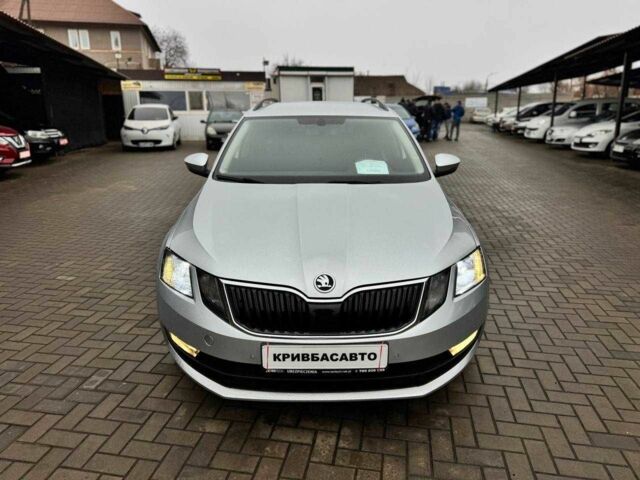 Серый Шкода Октавия, объемом двигателя 2 л и пробегом 242 тыс. км за 13600 $, фото 1 на Automoto.ua