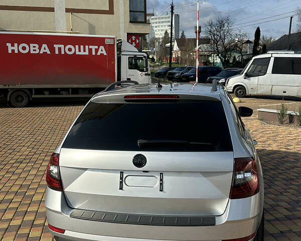 Сірий Шкода Октавія, об'ємом двигуна 2 л та пробігом 215 тис. км за 16000 $, фото 1 на Automoto.ua