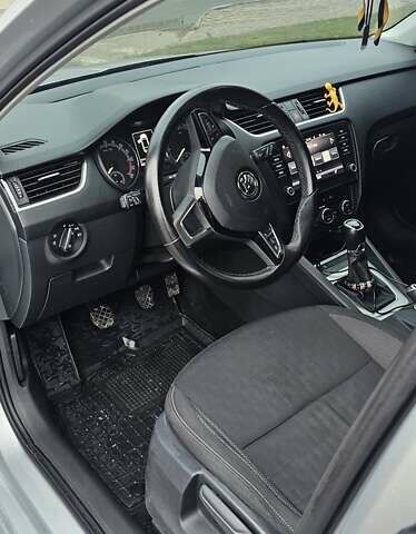 Серый Шкода Октавия, объемом двигателя 1.6 л и пробегом 322 тыс. км за 12000 $, фото 4 на Automoto.ua