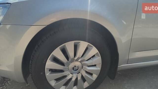 Сірий Шкода Октавія, об'ємом двигуна 1.6 л та пробігом 202 тис. км за 13500 $, фото 16 на Automoto.ua