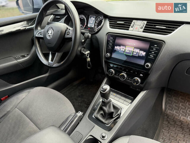 Серый Шкода Октавия, объемом двигателя 1.6 л и пробегом 178 тыс. км за 13999 $, фото 16 на Automoto.ua