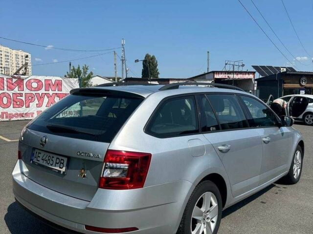 Сірий Шкода Октавія, об'ємом двигуна 1.6 л та пробігом 267 тис. км за 10798 $, фото 4 на Automoto.ua
