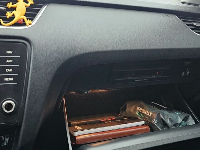 Сірий Шкода Октавія, об'ємом двигуна 1.6 л та пробігом 323 тис. км за 12000 $, фото 7 на Automoto.ua