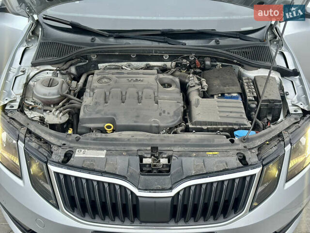 Серый Шкода Октавия, объемом двигателя 1.6 л и пробегом 218 тыс. км за 11550 $, фото 38 на Automoto.ua