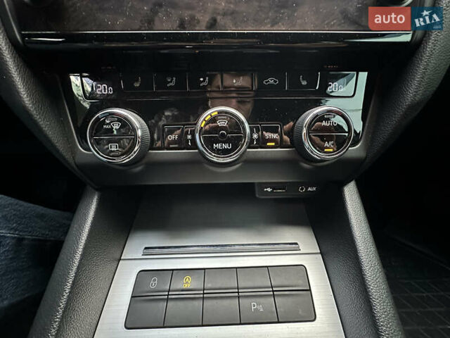 Серый Шкода Октавия, объемом двигателя 1.6 л и пробегом 344 тыс. км за 12600 $, фото 28 на Automoto.ua