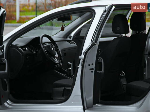 Сірий Шкода Октавія, об'ємом двигуна 2 л та пробігом 142 тис. км за 12250 $, фото 6 на Automoto.ua