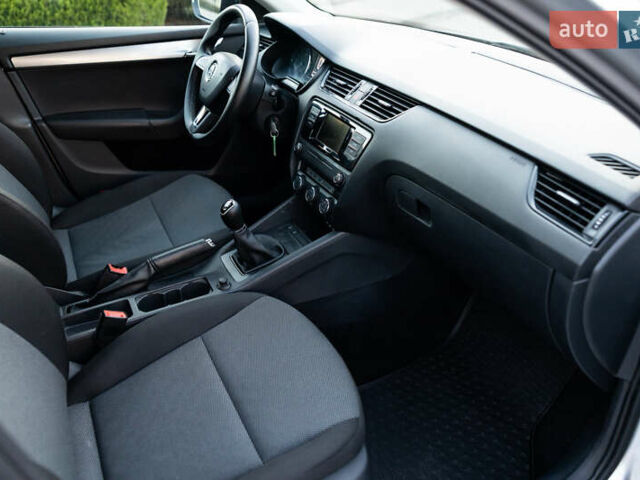 Серый Шкода Октавия, объемом двигателя 1.6 л и пробегом 213 тыс. км за 9800 $, фото 41 на Automoto.ua