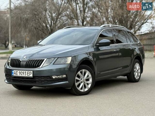Сірий Шкода Октавія, об'ємом двигуна 1.6 л та пробігом 300 тис. км за 11300 $, фото 2 на Automoto.ua