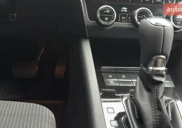 Серый Шкода Октавия, объемом двигателя 1.6 л и пробегом 194 тыс. км за 15450 $, фото 56 на Automoto.ua