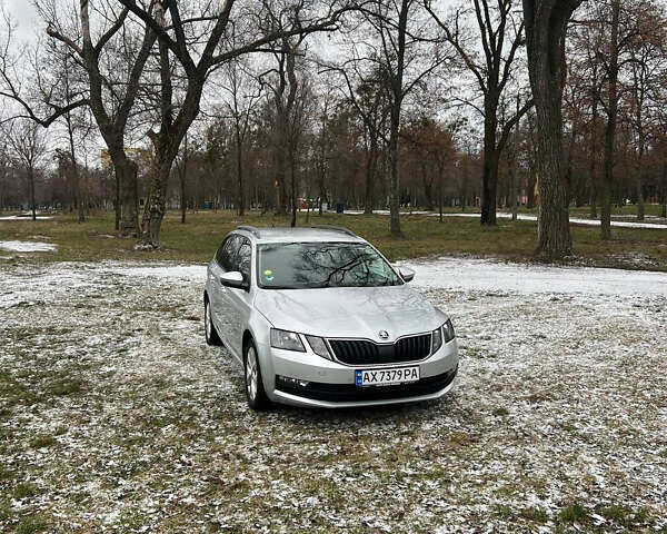 Серый Шкода Октавия, объемом двигателя 1.6 л и пробегом 235 тыс. км за 14450 $, фото 7 на Automoto.ua