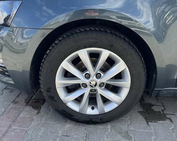 Серый Шкода Октавия, объемом двигателя 1.6 л и пробегом 203 тыс. км за 13611 $, фото 16 на Automoto.ua