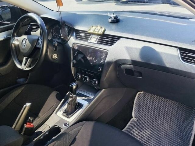 Сірий Шкода Октавія, об'ємом двигуна 1.6 л та пробігом 286 тис. км за 14000 $, фото 5 на Automoto.ua