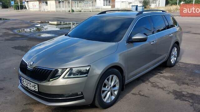 Серый Шкода Октавия, объемом двигателя 1.6 л и пробегом 263 тыс. км за 14900 $, фото 2 на Automoto.ua