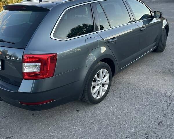 Серый Шкода Октавия, объемом двигателя 1.97 л и пробегом 257 тыс. км за 13800 $, фото 5 на Automoto.ua