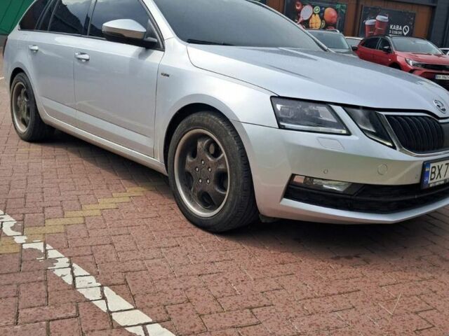 Шкода Октавия 2018 в Хмельницком на Automoto.ua Серый Шкода Октавия, объемом двигателя 2 л и пробегом 160 тыс. км за 15999 $, фото 1 на Automoto.ua