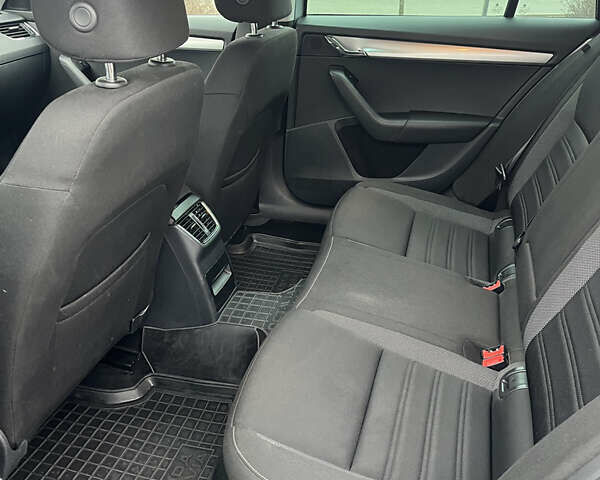 Серый Шкода Октавия, объемом двигателя 1.6 л и пробегом 222 тыс. км за 14100 $, фото 18 на Automoto.ua