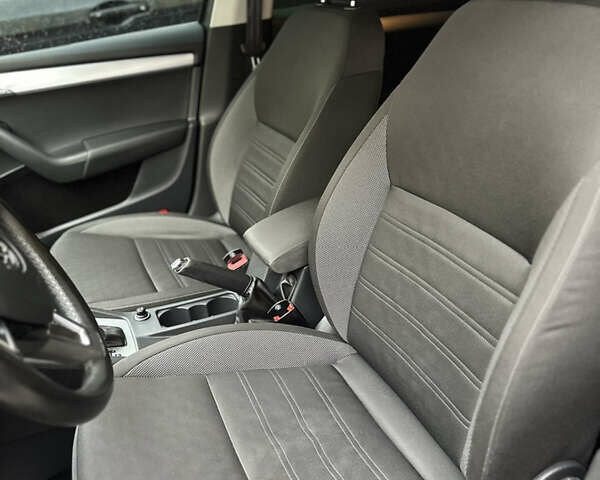 Сірий Шкода Октавія, об'ємом двигуна 1.97 л та пробігом 214 тис. км за 15500 $, фото 13 на Automoto.ua