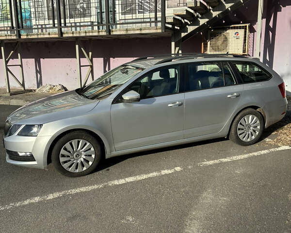 Сірий Шкода Октавія, об'ємом двигуна 1.6 л та пробігом 160 тис. км за 14000 $, фото 3 на Automoto.ua