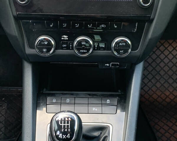 Сірий Шкода Октавія, об'ємом двигуна 1.6 л та пробігом 242 тис. км за 12777 $, фото 21 на Automoto.ua