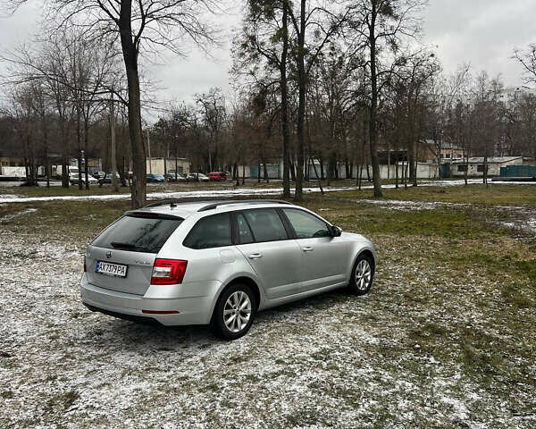 Серый Шкода Октавия, объемом двигателя 1.6 л и пробегом 235 тыс. км за 14450 $, фото 3 на Automoto.ua