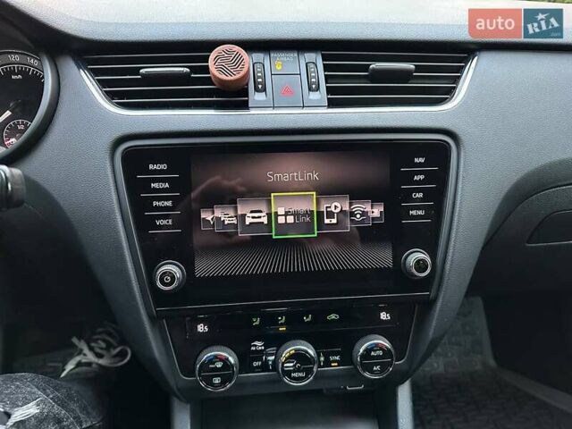 Шкода Октавия 2018 в Ужгороде на Automoto.ua Серый Шкода Октавия, объемом двигателя 1.97 л и пробегом 237 тыс. км за 15700 $, фото 17 на Automoto.ua