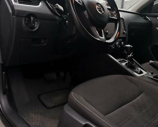 Серый Шкода Октавия, объемом двигателя 1.6 л и пробегом 215 тыс. км за 14900 $, фото 20 на Automoto.ua