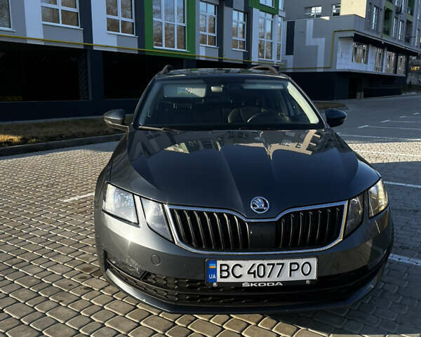 Серый Шкода Октавия, объемом двигателя 1.6 л и пробегом 219 тыс. км за 12900 $, фото 4 на Automoto.ua
