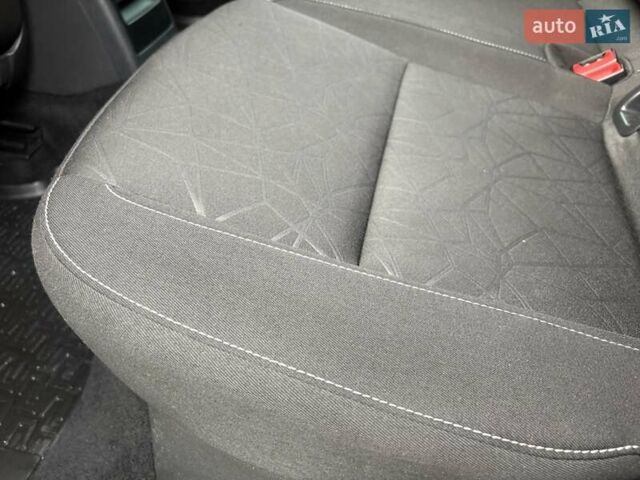 Серый Шкода Октавия, объемом двигателя 2 л и пробегом 197 тыс. км за 15850 $, фото 45 на Automoto.ua