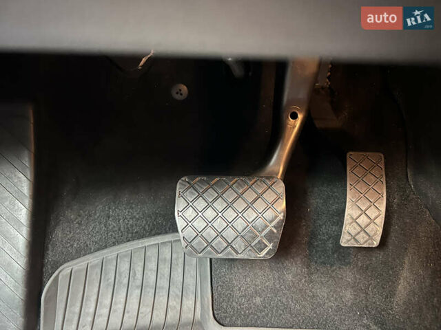 Сірий Шкода Октавія, об'ємом двигуна 2 л та пробігом 240 тис. км за 19400 $, фото 8 на Automoto.ua