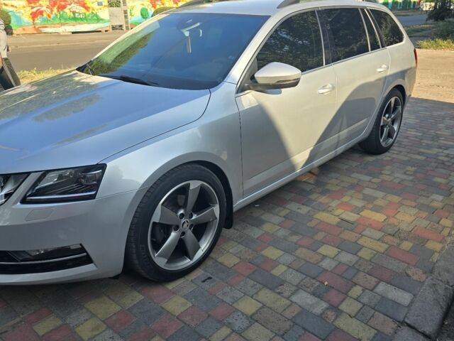 Сірий Шкода Октавія, об'ємом двигуна 2 л та пробігом 280 тис. км за 14900 $, фото 1 на Automoto.ua
